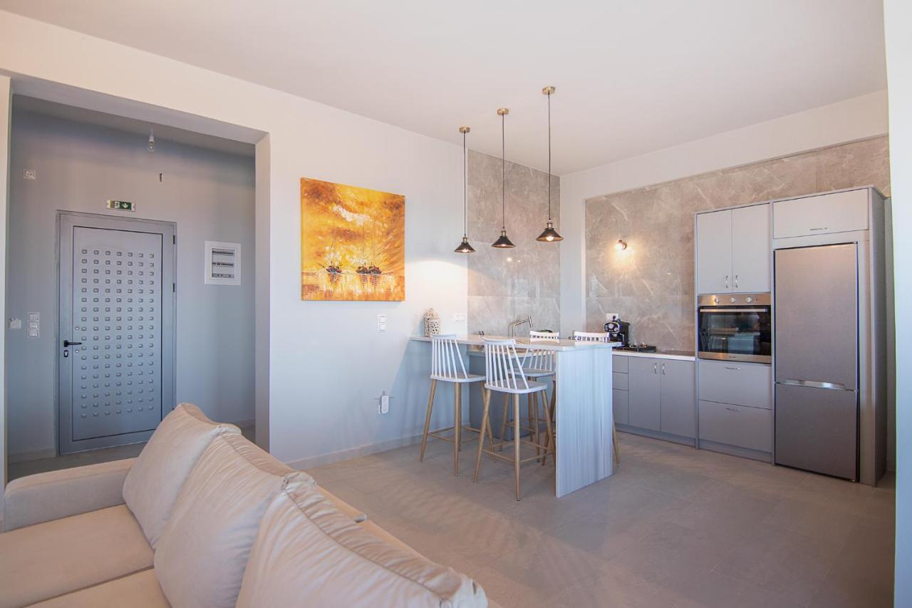 Georgianna'S Suite With Private Pool , 'Greysuite' Kompoi Exterior photo