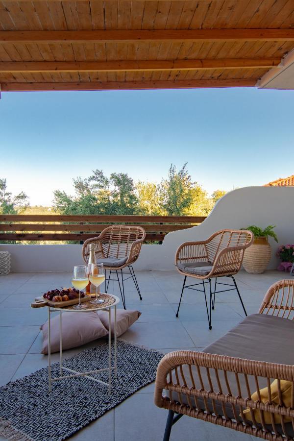 Georgianna'S Suite With Private Pool , 'Greysuite' Kompoi Exterior photo